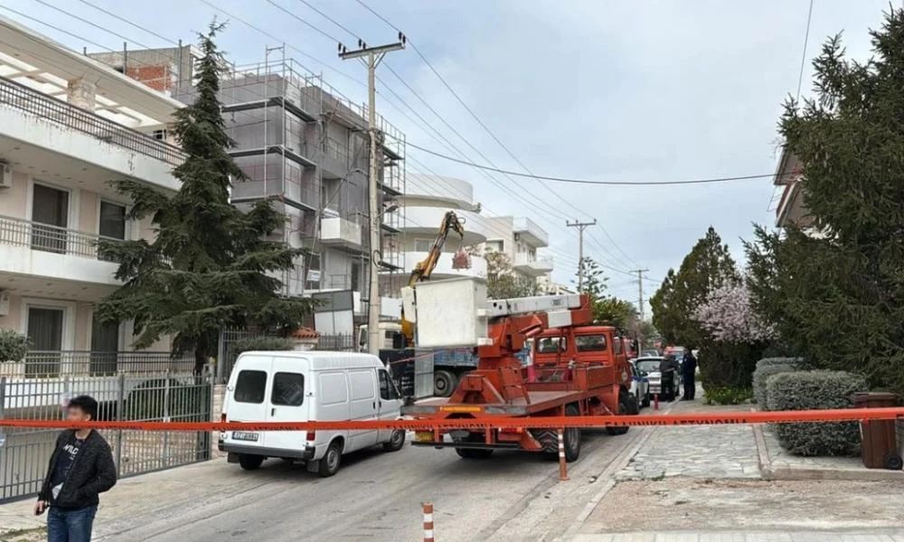 Eργατικό δυστύχημα στη Βούλα: Νεκρός 28χρονος - Γερανός ακούμπησε σε ηλεκτροφόρα καλώδια